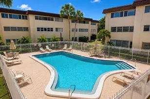 6360 1st St N, Saint Petersburg, FL 33702 - Photo 4