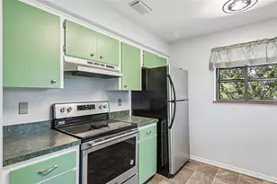 18411 Autumn Mist Dr, Lutz, FL 33549 - Photo 6