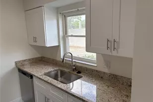 9218 Tudor Dr, Tampa, FL 33615 - Photo 8