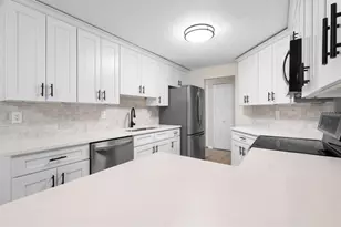 1602 Hovington Cir, Sun City Center, FL 33573 - Photo 12