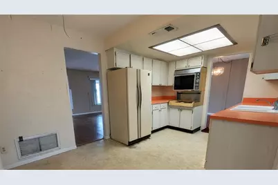 9640 45th Street N, Pinellas Park, FL 33782 - Photo 10