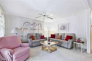 7901 40th Ave N, Saint Petersburg, FL 33709 - Photo 14