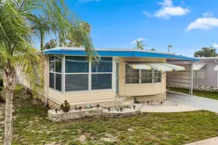7901 40th Ave N, Saint Petersburg, FL 33709 - Photo 2