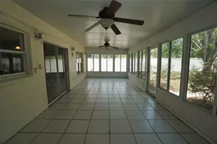 805 W 113th Ave, Tampa, FL 33612 - Photo 22