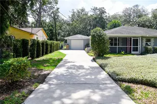 11715 N 51st St, Tampa, FL 33617 - Photo 2