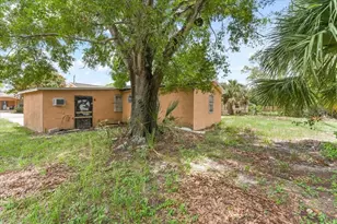 3816 N 52nd St, Tampa, FL 33619 - Photo 4