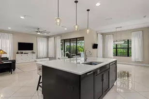 13817 Moonstone Canyon Dr, Riverview, FL 33579 - Photo 4