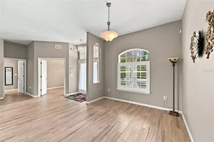 7521 Melogold Cir, Land O Lakes, FL 34637 - Photo 8