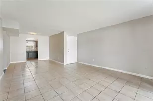 7210 N Manhattan Ave, Tampa, FL 33614 - Photo 6