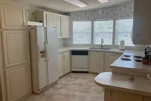 12 Thatch Palm St W, Largo, FL 33770 - Photo 6