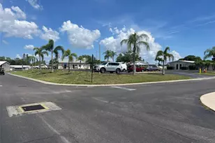 12 Thatch Palm St W, Largo, FL 33770 - Photo 4