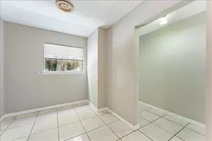6345 Newtown Cir, Tampa, FL 33615 - Photo 8