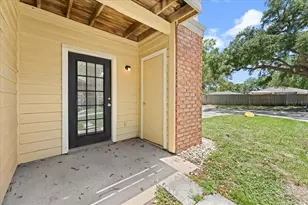 8641 Fancy Finch Dr, Tampa, FL 33614 - Photo 20