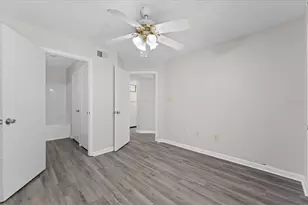 8641 Fancy Finch Dr, Tampa, FL 33614 - Photo 14