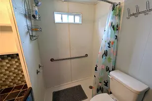 7803 46th Ave N, Saint Petersburg, FL 33709 - Photo 10