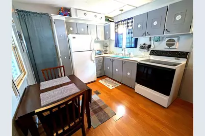 7803 46th Avenue N #49, Saint Petersburg, FL 33709 - Photo 2