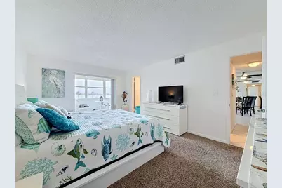 4550 Cove Circle #302, Saint Petersburg, FL 33708 - Photo 26