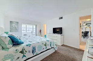 4550 Cove Cir, Saint Petersburg, FL 33708 - Photo 26