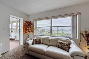 4550 Cove Cir, Saint Petersburg, FL 33708 - Photo 22