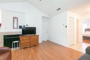 8636 Mallard Reserve Dr, Tampa, FL 33614 - Photo 14