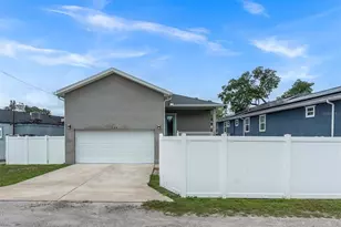 224 Northeast Jefferson Cir N, Saint Petersburg, FL 33702 - Photo 42