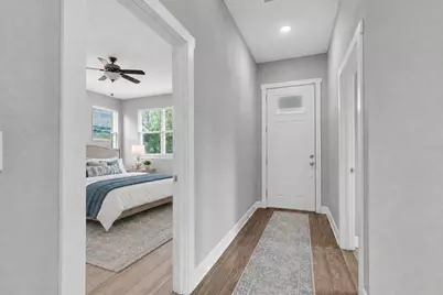 224 NE Jefferson Circle N, Saint Petersburg, FL 33702 - Photo 8