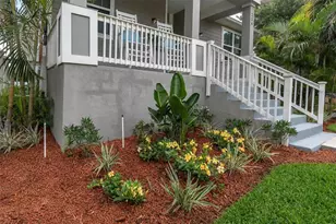224 Northeast Jefferson Cir N, Saint Petersburg, FL 33702 - Photo 4