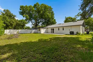 3725 Ambermist Dr, Tampa, FL 33619 - Photo 38