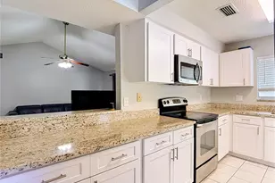 7110 Hollowell Dr, Tampa, FL 33634 - Photo 14