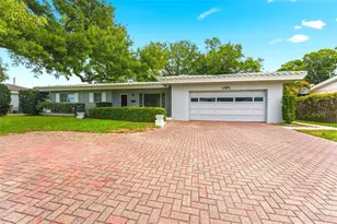 1705 Indian Rocks Rd, Belleair, FL 33756 - Photo 2