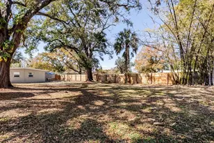 8911 Oren Ave, Tampa, FL 33614 - Photo 18