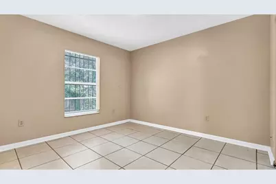 2610 E Lake Avenue, Tampa, FL 33610 - Photo 22