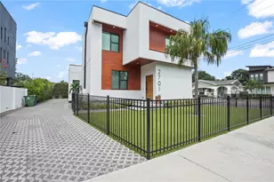 2701 N Poplar Ave, Tampa, FL 33602 - Photo 2