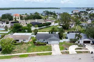 6085 Tanglewood Dr NE, Saint Petersburg, FL 33703 - Photo 42