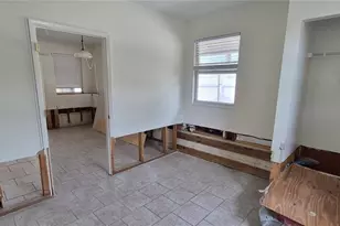 425 40th Ave NE, Saint Petersburg, FL 33703 - Photo 18