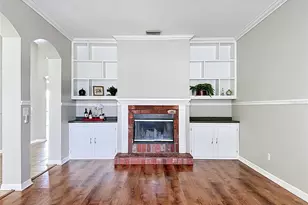 11607 Grove Arcade Dr, Riverview, FL 33569 - Photo 6