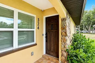 324 42nd Ave N, Saint Petersburg, FL 33703 - Photo 2