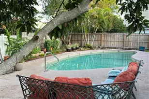 15614 Farnsworth Ln, Tampa, FL 33624 - Photo 2