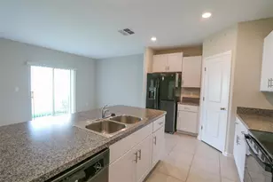 3715 Daisy Bloom Pl, Tampa, FL 33619 - Photo 6