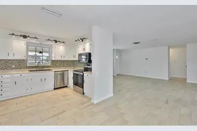 7824 115th Street, Seminole, FL 33772 - Photo 8