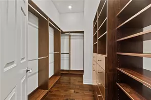 1008 Paseo Del Rio NE, Saint Petersburg, FL 33702 - Photo 30