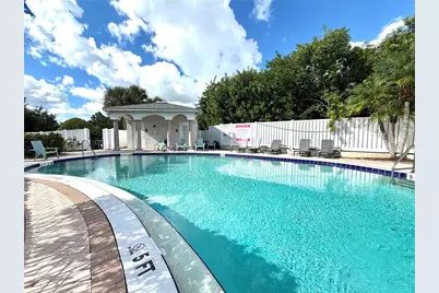 1008 Paseo Del Rio NE, Saint Petersburg, FL 33702 - Photo 44