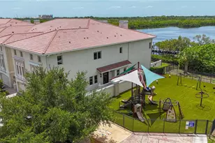 1008 Paseo Del Rio NE, Saint Petersburg, FL 33702 - Photo 44