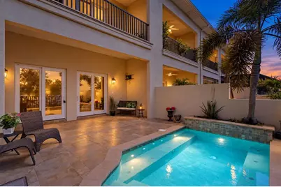 1008 Paseo Del Rio NE, Saint Petersburg, FL 33702 - Photo 2