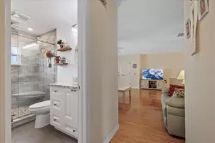 8073 Brentwood Rd, Seminole, FL 33777 - Photo 10