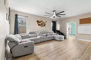 9839 Laurel Ledge Dr, Riverview, FL 33569 - Photo 10