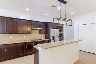 1113 Canyon Oaks Dr, Brandon, FL 33510 - Photo 10