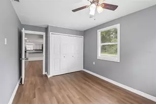 37732 Cecil Ln, Zephyrhills, FL 33542 - Photo 12