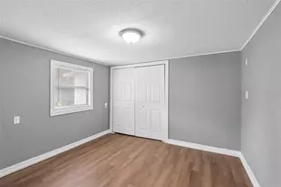 37732 Cecil Ln, Zephyrhills, FL 33542 - Photo 14
