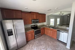 1970 Hawks View Dr, Ruskin, FL 33570 - Photo 4
